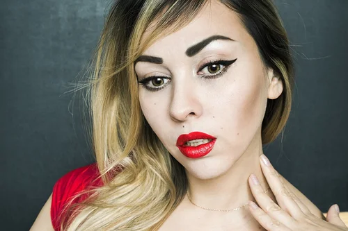 ヘアオイルの使い方を一挙紹介 トリートメントやスタイリング剤にも 自分らしい便利な暮らしを トラベルブック Travelbook