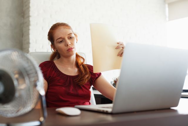 顔汗を抑える方法を知りたい!顔汗をかく前の対策法なども紹介