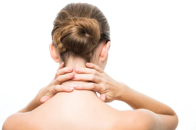 首やデコルテ 胸元 にニキビができたら 原因を解説 対策を紹介 自分らしい便利な暮らしを トラベルブック Travelbook