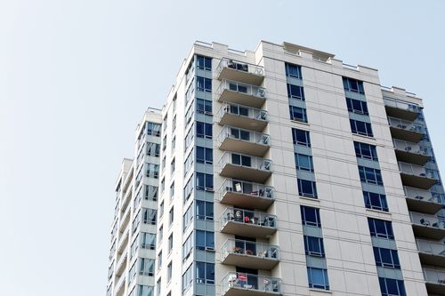 蜘蛛の巣を除去したい 巣を張らせない対策は 駆除方法を紹介 自分らしい便利な暮らしを トラベルブック Travelbook 蜘蛛の巣を除去したい 巣を張らせない対策は 駆除方法を紹介 自分らしい便利な暮らしを トラベルブック Travelbook