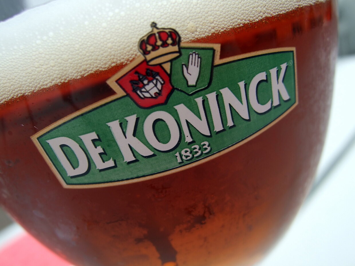ベルギー 自慢の地ビール デ コーニンク が飲めるアントワープの人気ビアカフェ５選 おすすめ旅行を探すならトラベルブック Travelbook