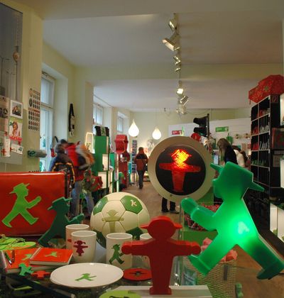 ベルリン ここがおすすめ ベルリンならではのお土産が買えるお店6選 おすすめ旅行を探すならトラベルブック Travelbook ベルリン ここがおすすめ ベルリンならではのお土産が買えるお店6選 おすすめ旅行を探すならトラベルブック Travelbook