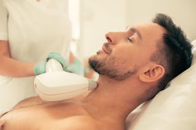 難波でおすすめのメンズ永久脱毛15選 人気のクリニックを紹介 自分らしい便利な暮らしを トラベルブック Travelbook 難波でおすすめのメンズ永久脱毛15選 人気のクリニックを紹介 自分らしい便利な暮らしを トラベルブック Travelbook