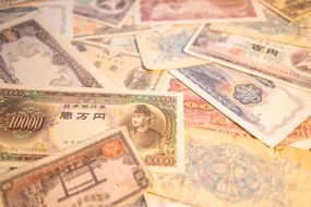 旧紙幣の価値はどれくらい プレミアがつく紙幣の特徴と買取相場の目安 自分らしい便利な暮らしを トラベルブック Travelbook