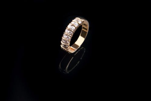 カルティエで婚約指輪がほしい 憧れの人気商品と気になる相場や評判を紹介 自分らしい便利な暮らしを トラベルブック Travelbook カルティエで婚約指輪がほしい 憧れの人気商品と気になる相場や評判を紹介 自分らしい便利な暮らしを トラベルブック Travelbook
